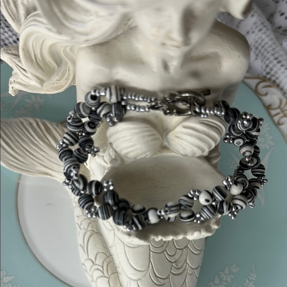 Black and White Hand Beaded Bracelet with Nickel Clasp